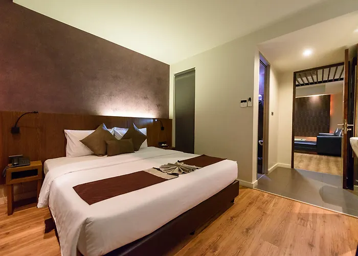 Siam Swana 3*